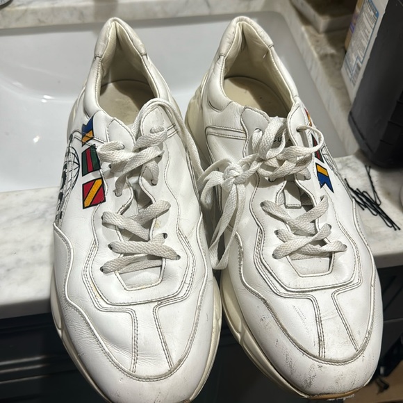 Gucci gym shoes - Picture 1 of 9